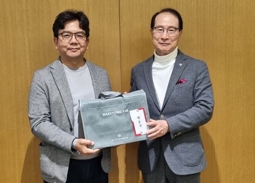 에디터 사진